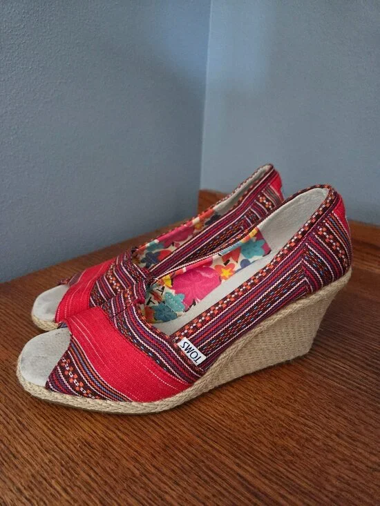 TOMS Red Calypso Espadrilles Wedge Shoes Size 8.5 - Picture 1 of 6